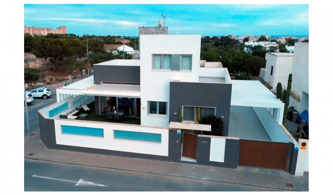 Villa - Resale - Orihuela Costa - Mil Palmeras