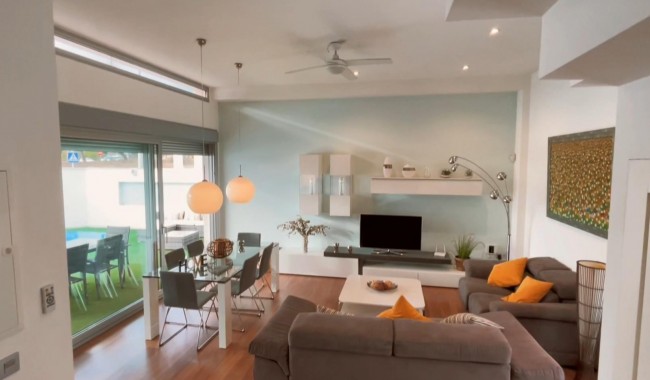 Begagnad - Villa - Orihuela Costa - Mil Palmeras