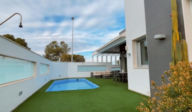 Begagnad - Villa - Orihuela Costa - Mil Palmeras