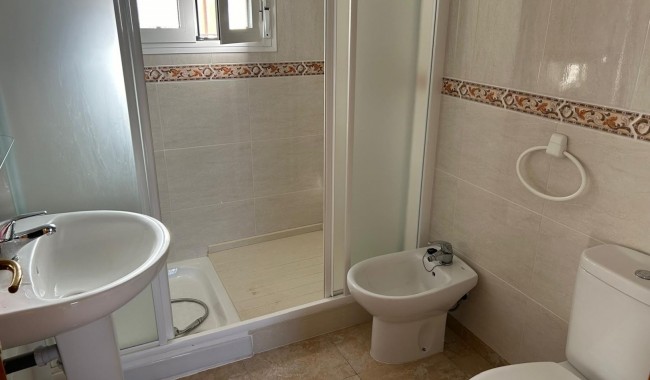 Begagnad - Villa - Daya Nueva
