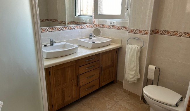 Begagnad - Villa - Daya Nueva