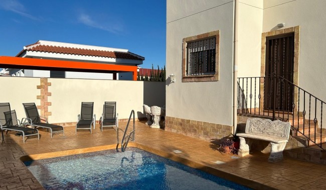 Begagnad - Villa - Daya Nueva