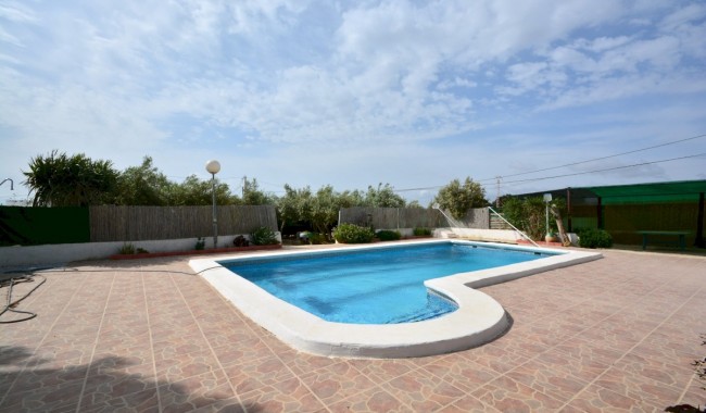 Begagnad - Villa - Guardamar - CAMPO
