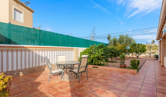 Segunda mano - Chalet - Torrevieja