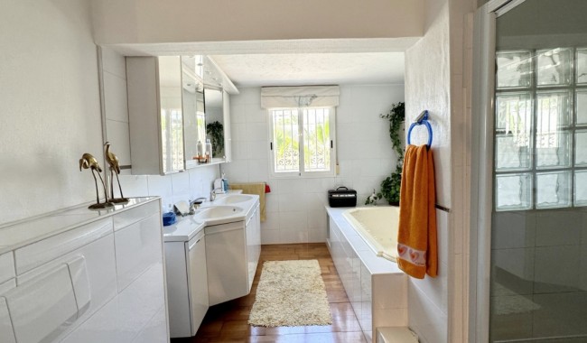 Brukt - Villa - Orihuela Costa - La Zenia