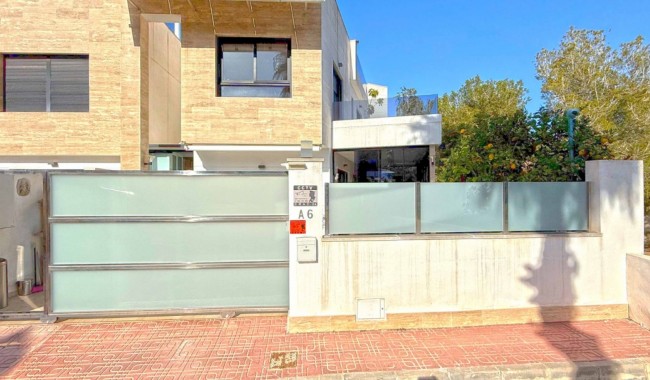 Sprzedaż - Willa - Orihuela costa - Villamartín