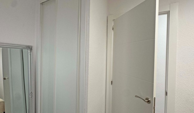Sprzedaż - Apartament - Torrevieja