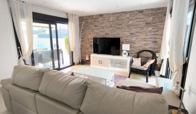 Resale - Villa - Benijófar