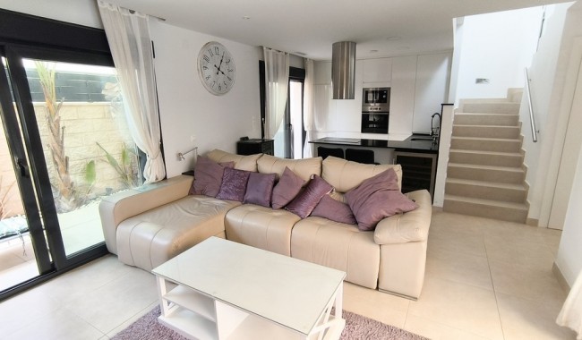 Resale - Villa - Benijófar