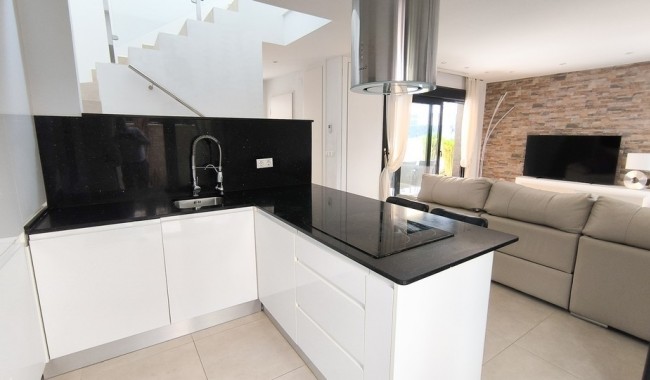 Resale - Villa - Benijófar