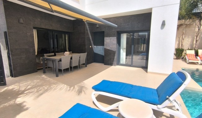 Resale - Villa - Benijófar