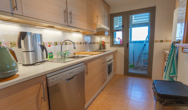 Sprzedaż - Apartament - Guardamar - Puerto Deportivo