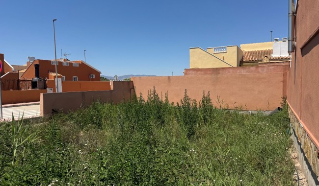 Brukt - Tomt - Daya Nueva