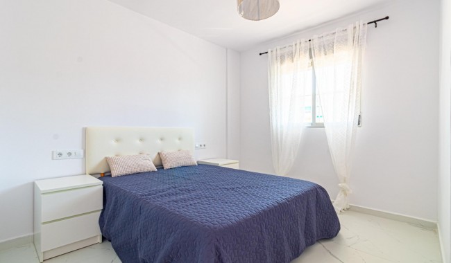 Sprzedaż - Apartament - Torrevieja - Punta prima