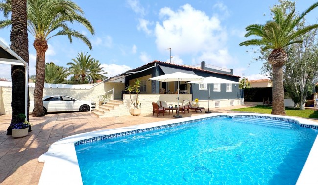 Villa - Begagnad - Torrevieja - Rocio del Mar