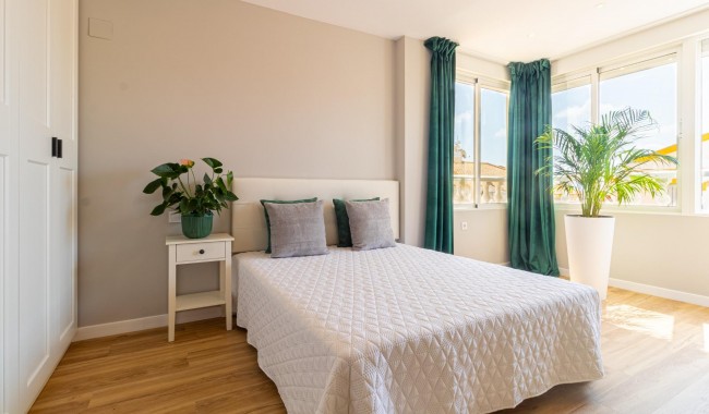 Sprzedaż - Kamienica - Torrevieja - Los altos