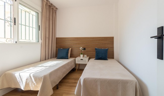 Sprzedaż - Kamienica - Torrevieja - Los altos