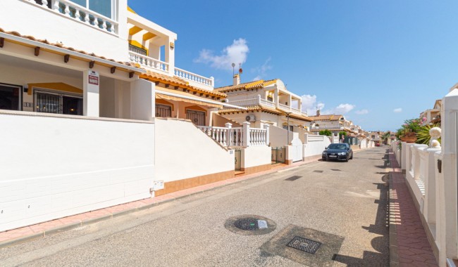 Sprzedaż - Kamienica - Torrevieja - Los altos