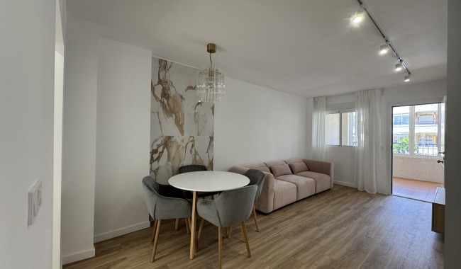 Sprzedaż - Apartament - Torrevieja - Los Altos