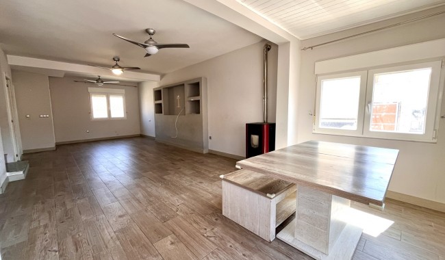 Segunda mano - Villa - San Miguel de Salinas