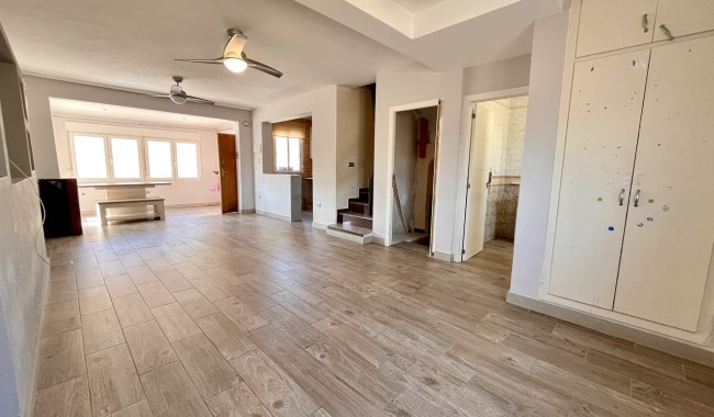 Segunda mano - Villa - San Miguel de Salinas