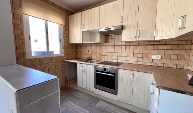 Segunda mano - Villa - San Miguel de Salinas