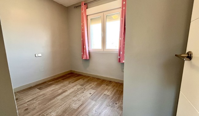 Segunda mano - Villa - San Miguel de Salinas