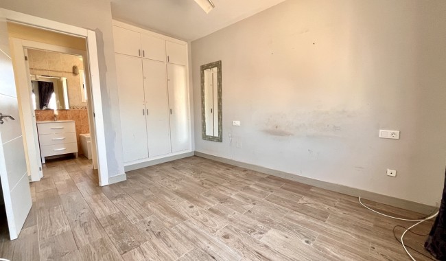 Segunda mano - Villa - San Miguel de Salinas