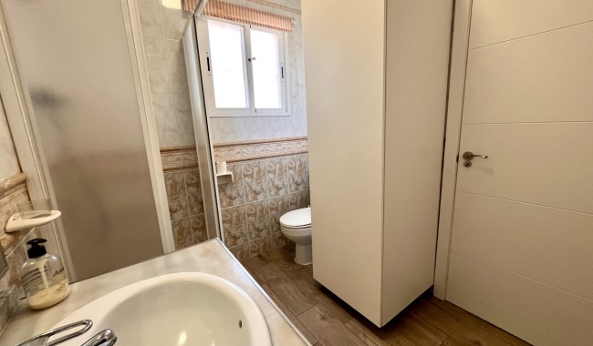 Segunda mano - Villa - San Miguel de Salinas