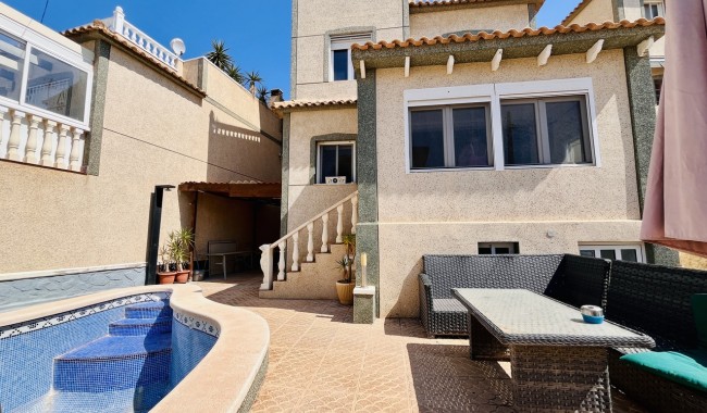 Segunda mano - Villa - San Miguel de Salinas