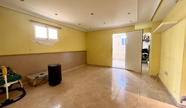 Segunda mano - Villa - San Miguel de Salinas