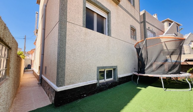 Segunda mano - Villa - San Miguel de Salinas