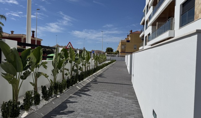 Resale - Apartment - Orihuela Costa - La Zenia