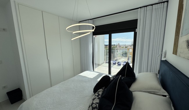 Resale - Apartment - Orihuela Costa - La Zenia