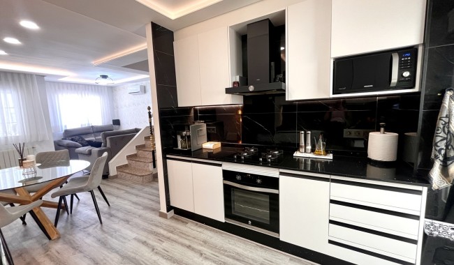 Resale - Townhouse - Orihuela Costa - Villamartín