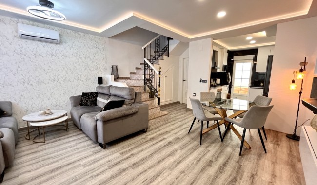 Resale - Townhouse - Orihuela Costa - Villamartín