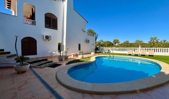 Segunda mano - Chalet - Orihuela Costa - Villamartín