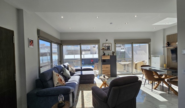 Segunda mano - Chalet - Orihuela Costa - Villamartín