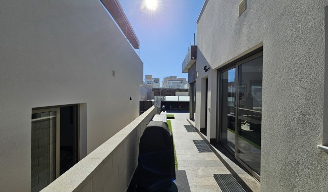 Segunda mano - Chalet - Orihuela Costa - Villamartín