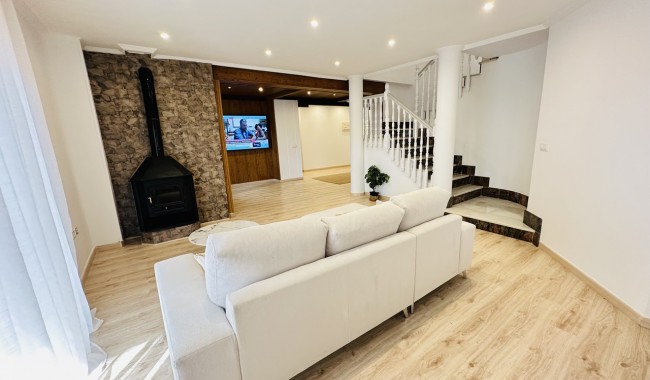 Begagnad - Villa - Orihuela - Orihuela Costa