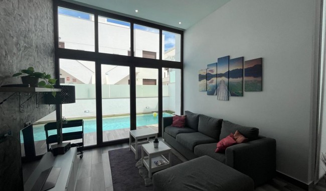 Segunda mano - Chalet - Torrevieja - Los Altos