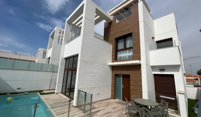 Segunda mano - Chalet - Torrevieja - Los Altos