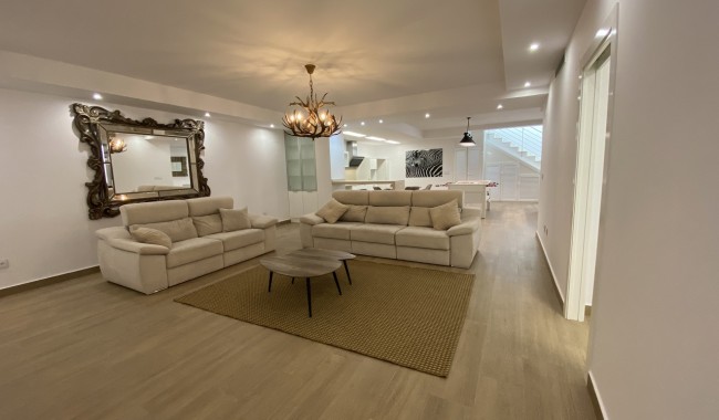 Resale - Villa - San Miguel de Salinas