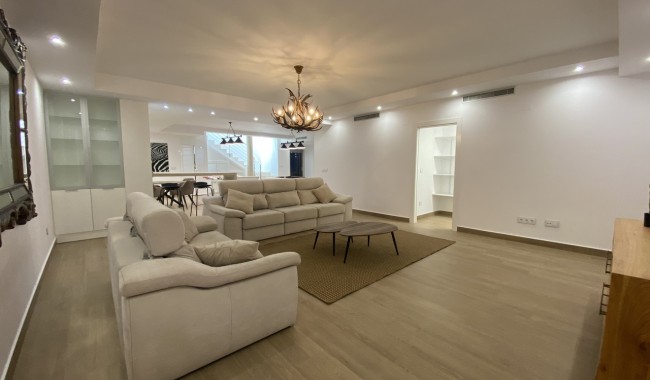 Resale - Villa - San Miguel de Salinas