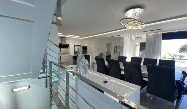 Resale - Villa - San Miguel de Salinas