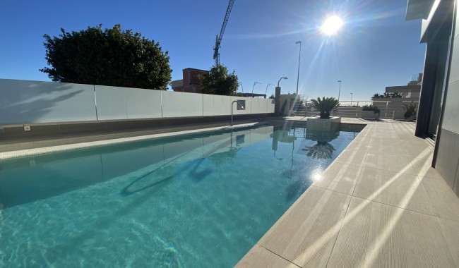 Resale - Villa - San Miguel de Salinas