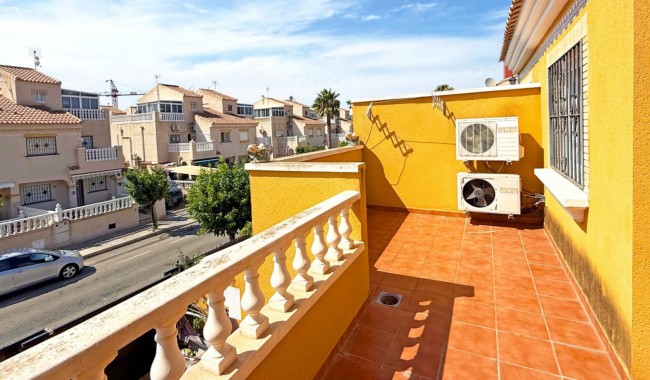 Segunda mano - Adosado - Torrevieja - Torreta florida