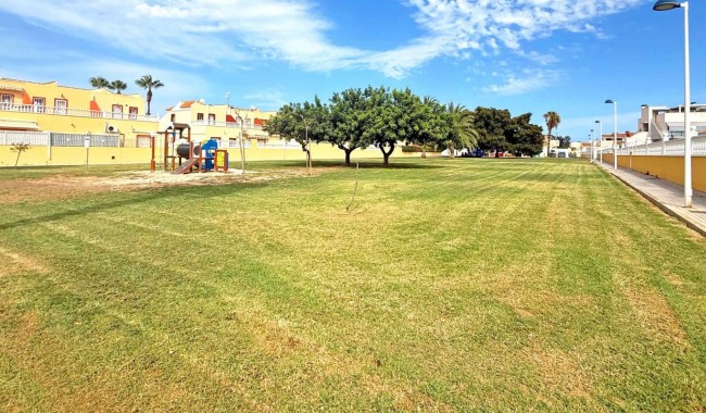Segunda mano - Adosado - Torrevieja - Torreta florida
