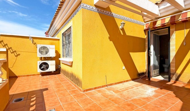 Segunda mano - Adosado - Torrevieja - Torreta florida