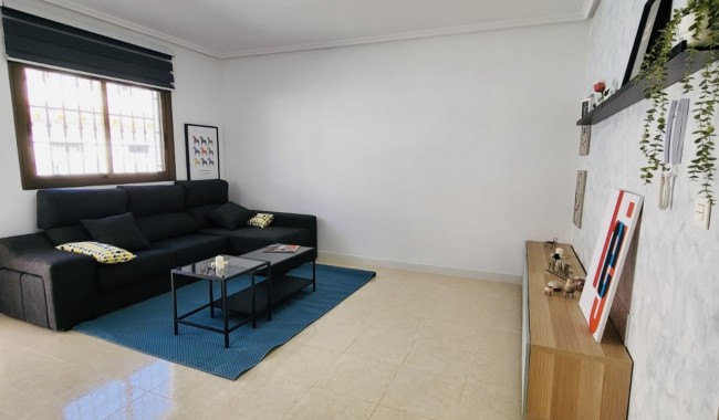 Begagnad - Radhus - San Miguel de Salinas